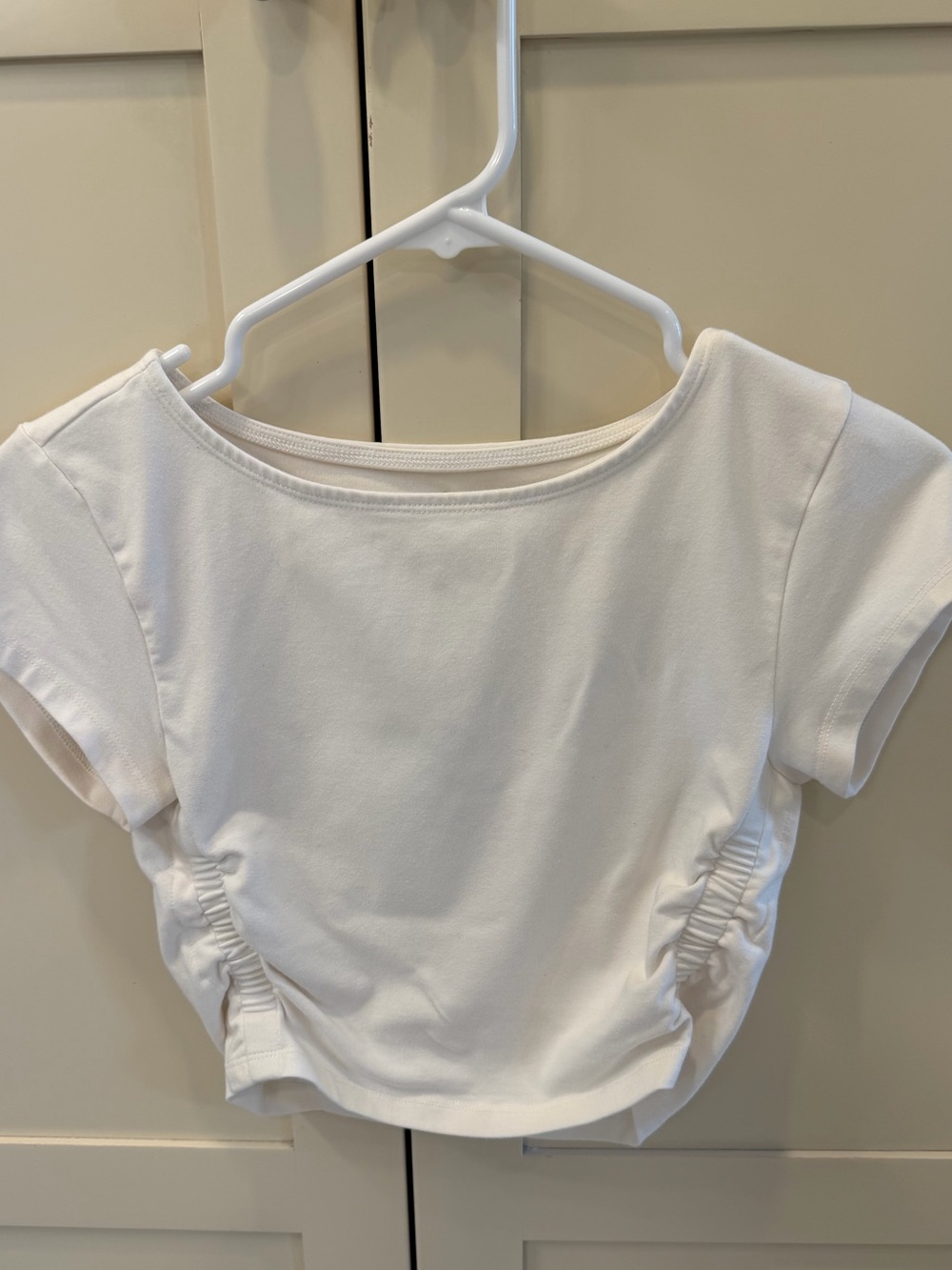 Old Navy White Short Sleeve Ruched Side Tee